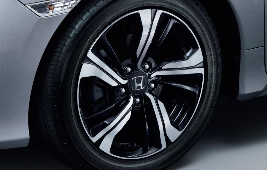 Колеса Honda Civic Sedan (FC) 2017 года  (JP) (фото 9 из 12)